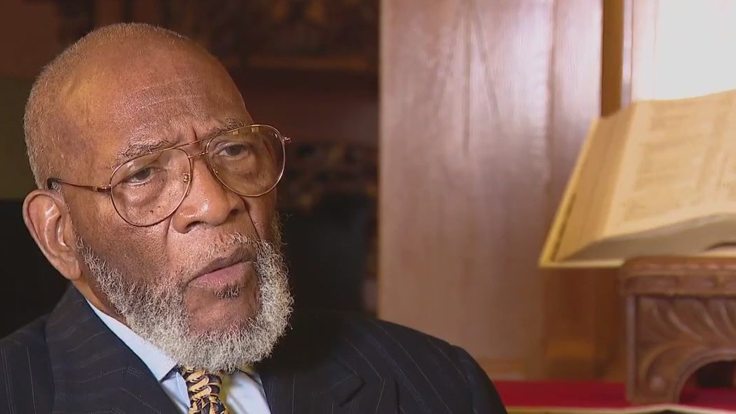 Rev. Amos Brown retiring