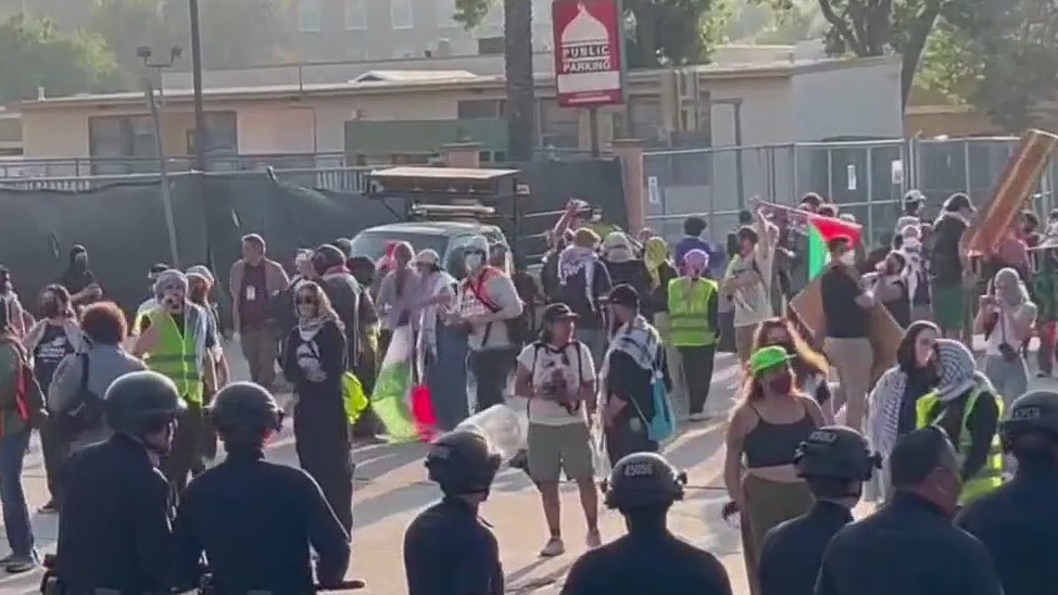 Disruption at Pomona College's graduation