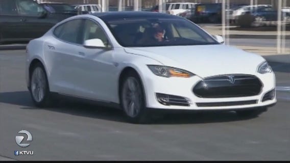 Consumer Reports: Tesla should drop Autopilot name