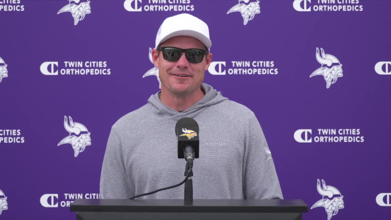 Vikings' KOC offers fatherly advice to new dad J.J. McCarthy