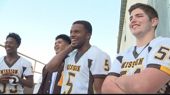 Mission H.S. football players kneel in support of Kaepernick