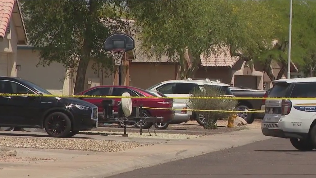 Police investigate shooting in a Phoenix home