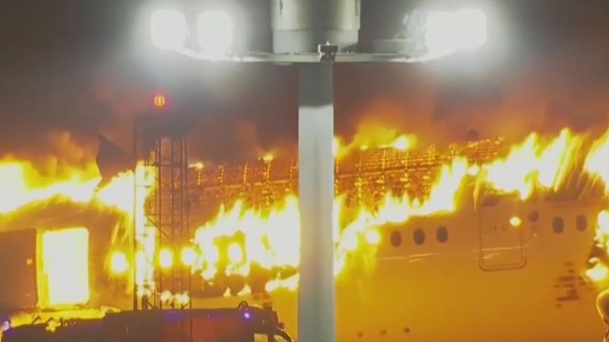 Coast guard aircraft did not have clearance in Tokyo collision