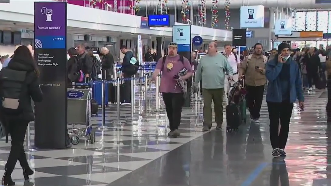 O’Hare travelers brace for delays as FAA cuts flights nationwide