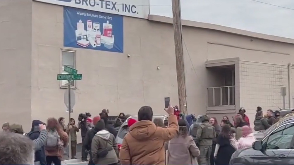 Federal agents clash with protesters at St. Paul business