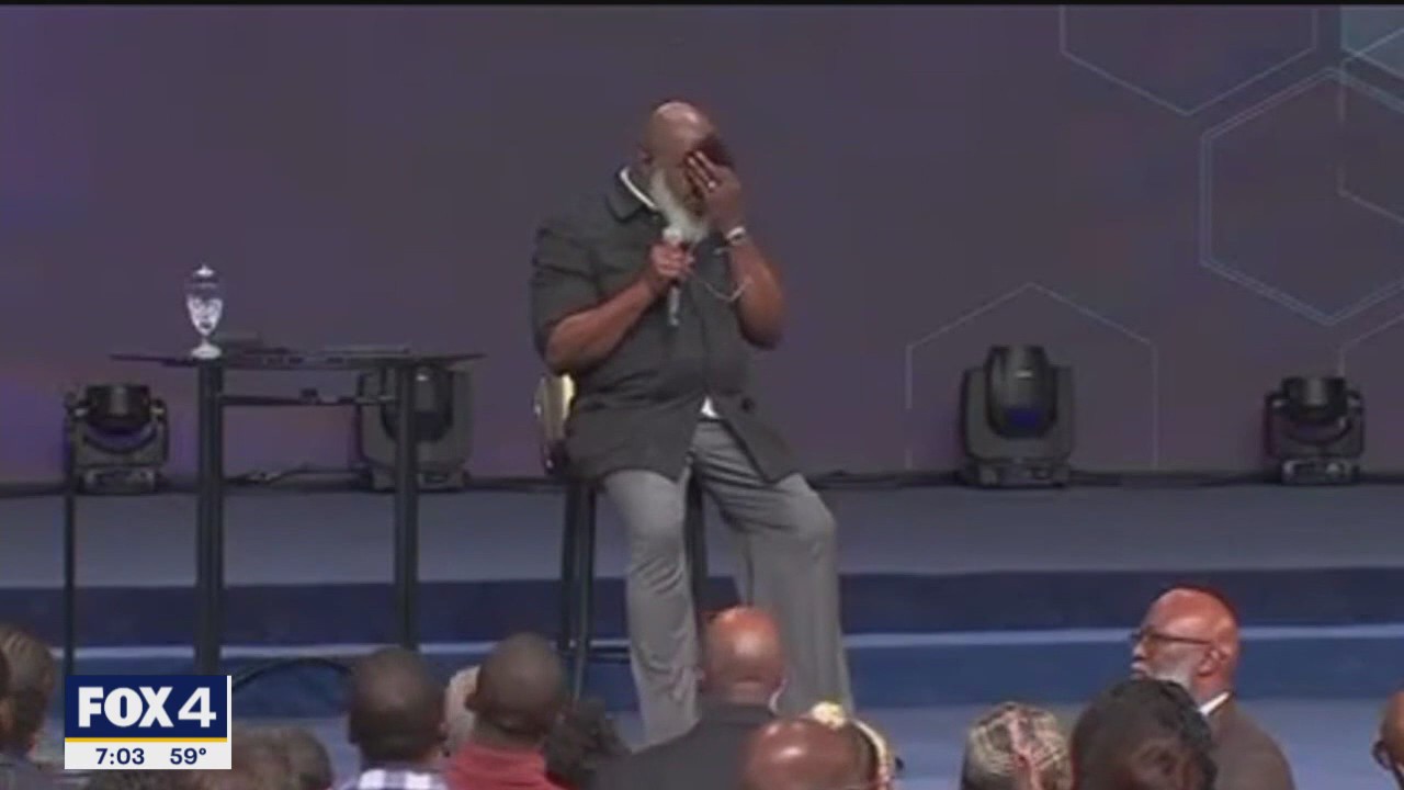 Bishop TD Jakes suffers medical emergency during sermon