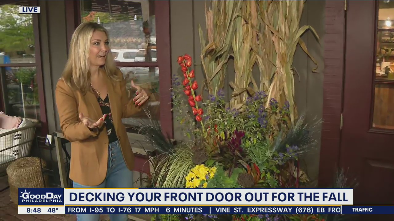 How to deck your front door for fall