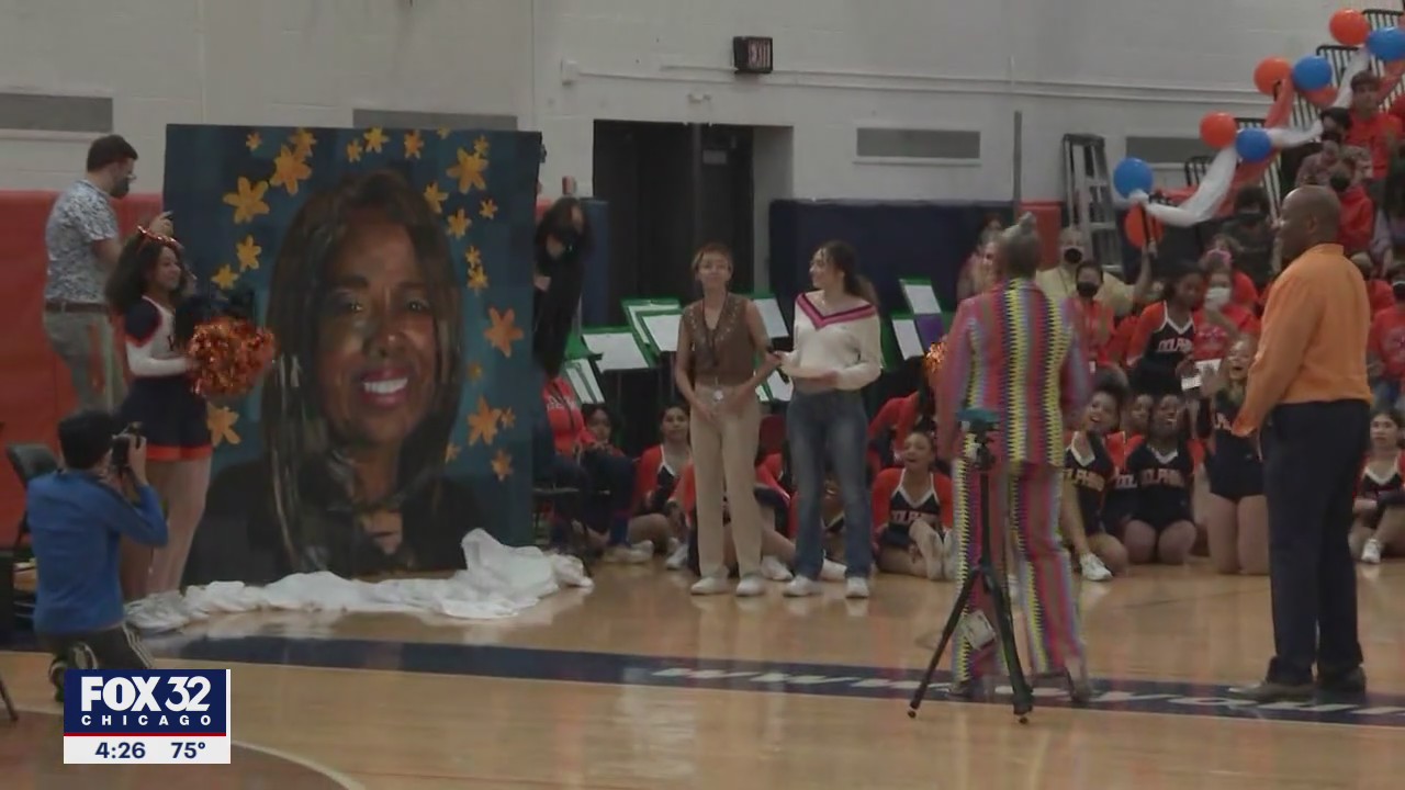 Whitney Young principal retires after 32 years