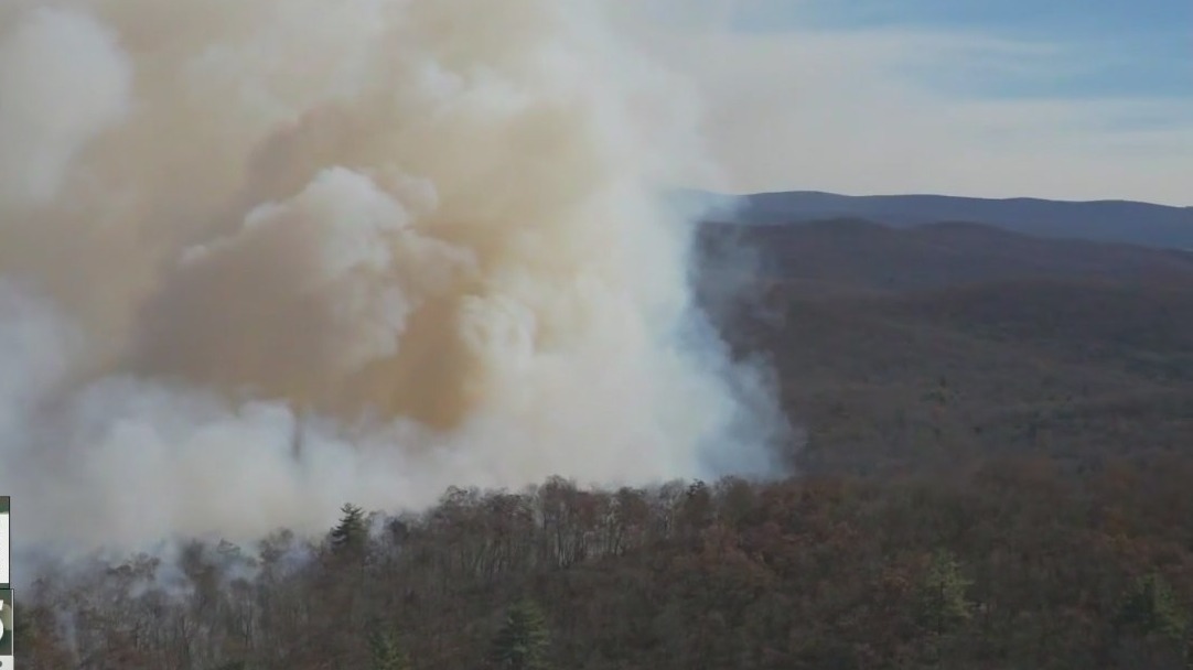 Firefighters battle Jennings Creek wildfire