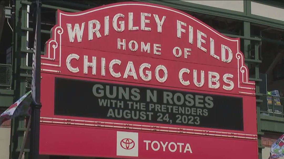 Guns N' Roses fans brave sweltering heat for epic Wrigley Field concert