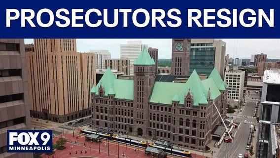 Top federal prosecutors resign over investigation