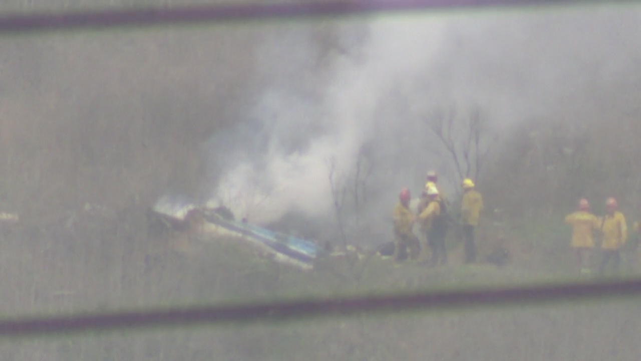 Kobe Bryant, daughter, 7 others killed in helicopter crash in Calabasas