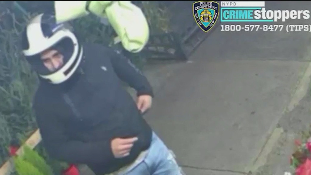 Police investigating string of moped robberies across NYC