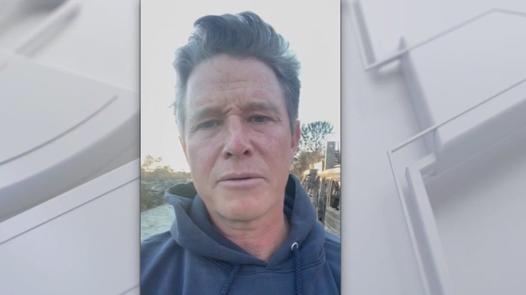 Extra's Billy Bush surveys Palisades Fire damage