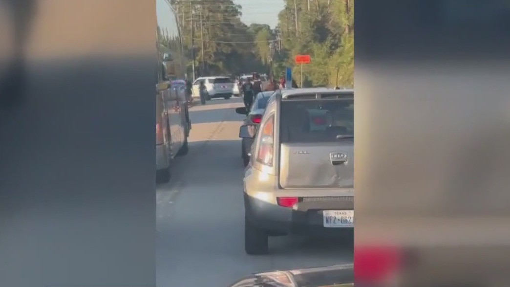 Humble residents at odds with ranch that attracts thousands