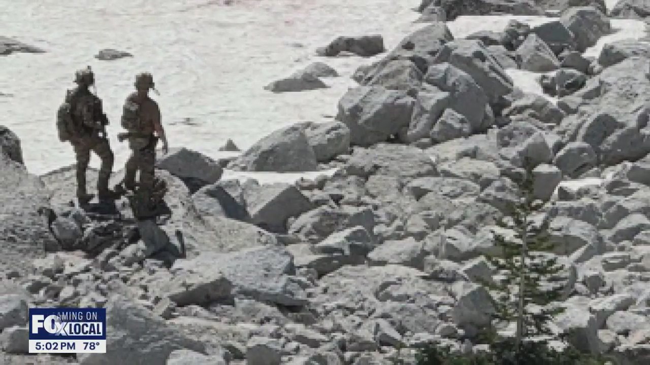 New pictures released in Travis Decker pursuit | FOX 13 Seattle