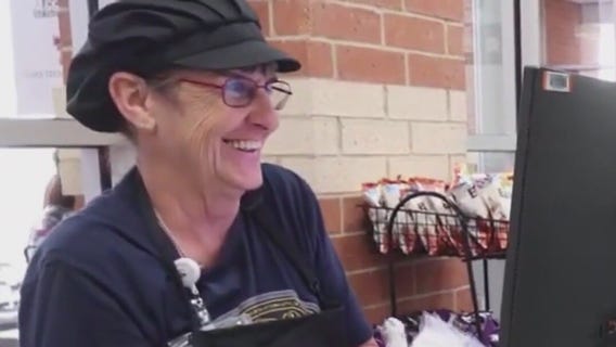 Houston school community supports lunch lady impacted by apartment fire