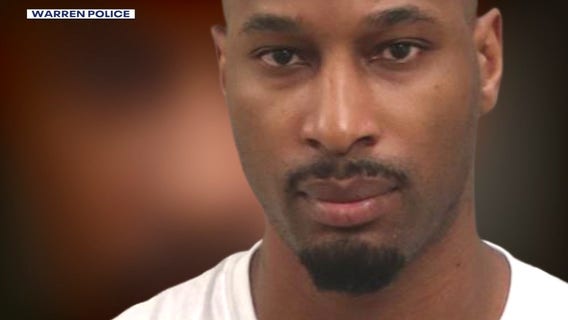 Detroit police officer charged with sending inappropriate texts to girl, 13