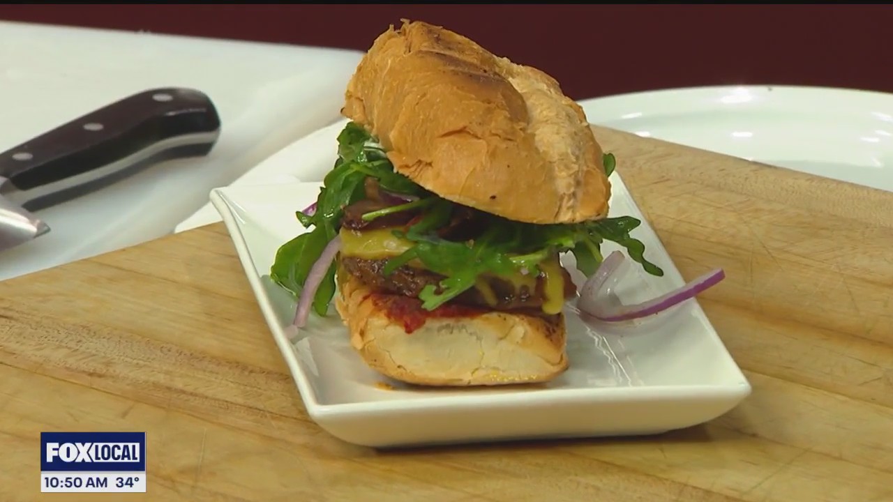 Meatless Monday: Cooking with Que- Roasted Mushroom Sandwich