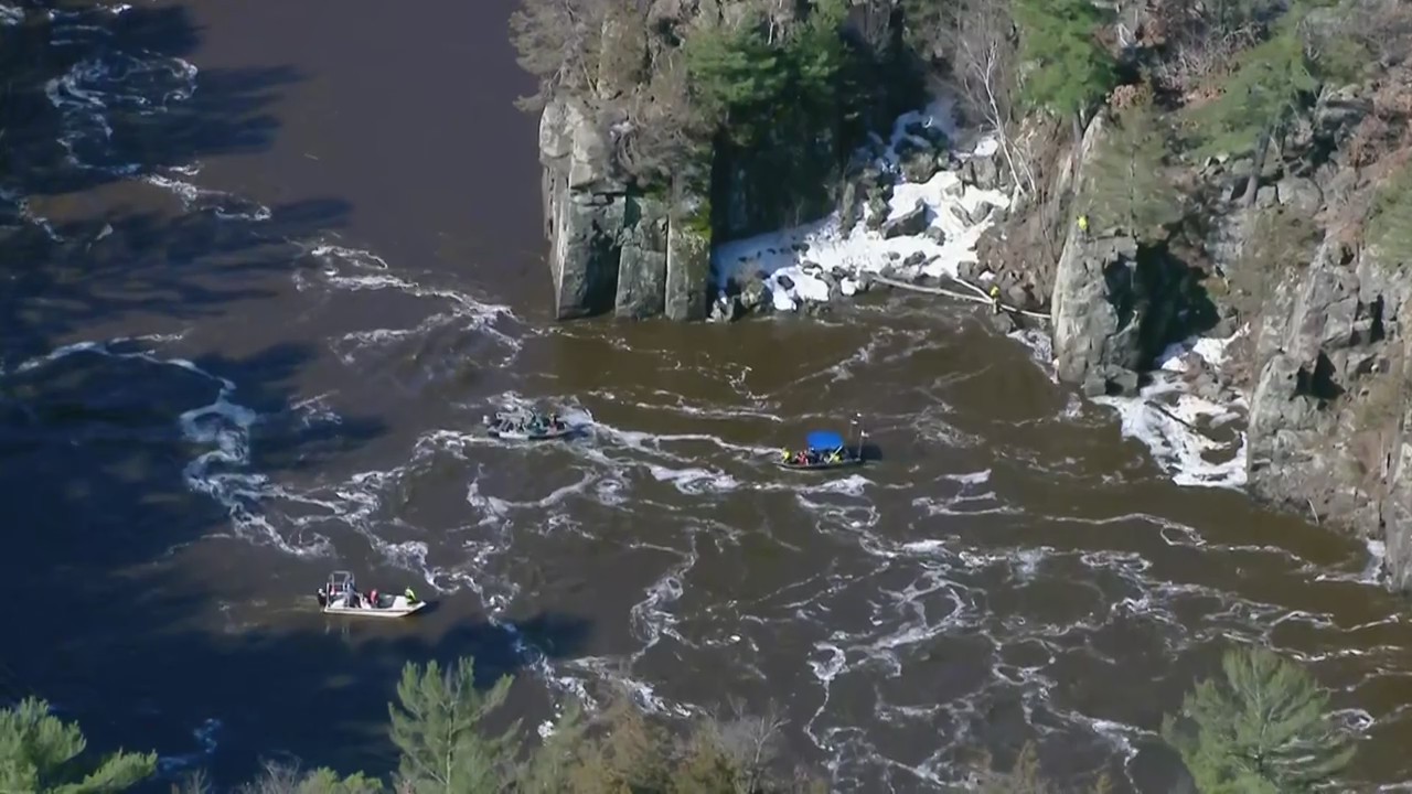 St. Croix River search for teenager who fell off cliff [RAW]