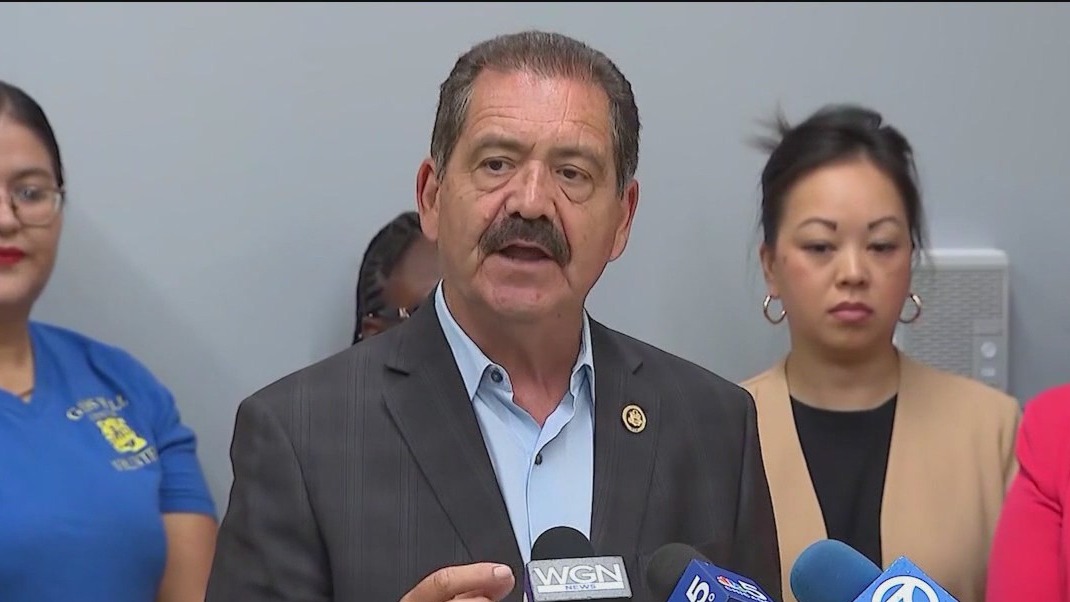 Rep. Chuy Garcia criticized for last-minute exit from 2026 race