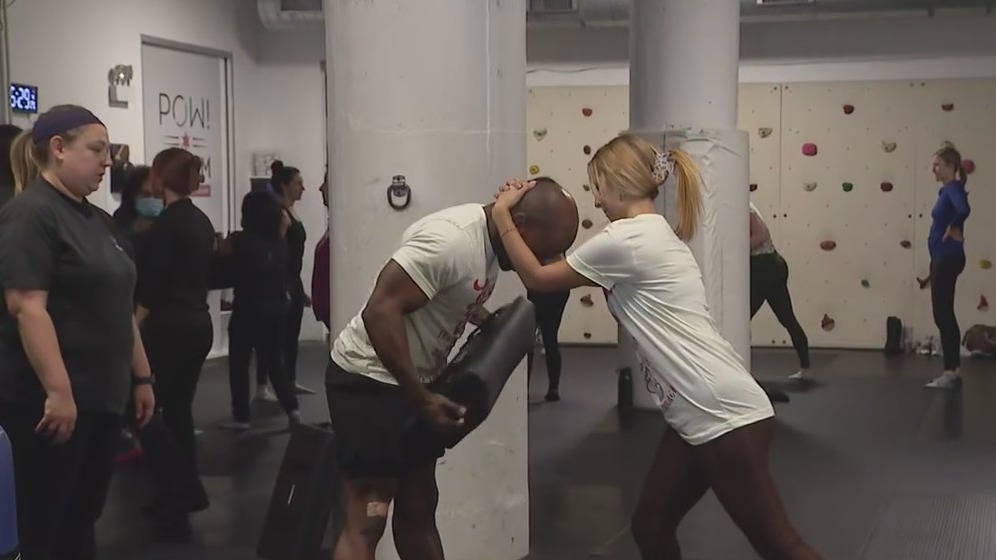 West Loop gym offering free self-defense classes after recent attacks