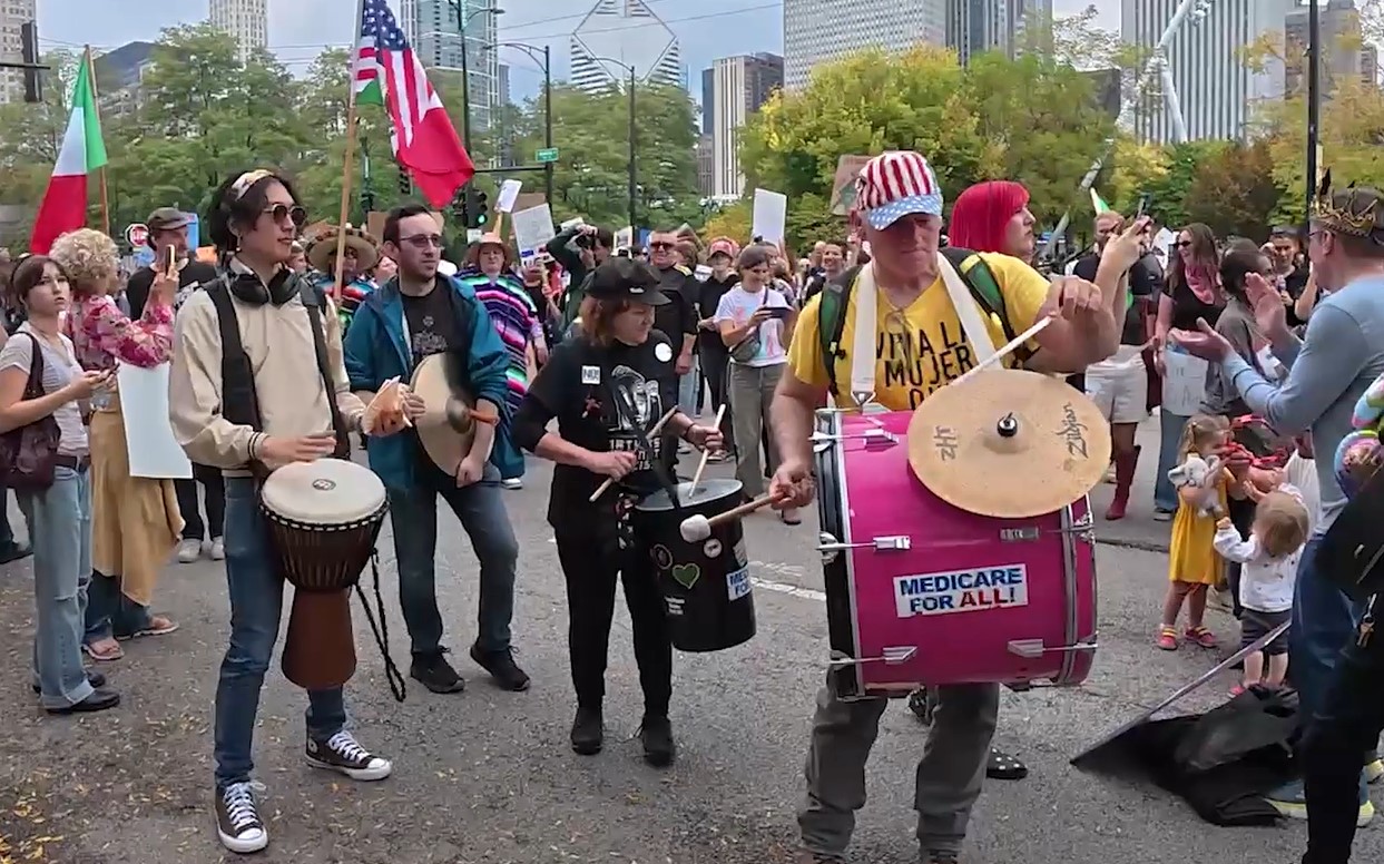 'No Kings' protesters jam out in Grant Park