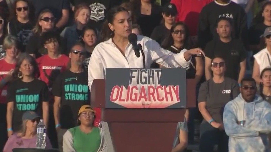 30,000 attend Bernie Sanders, AOC 'fighting oligarchy' rally in Folsom ...
