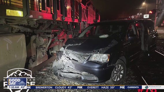 Taxi driver arrested for DUI after train crash in WA