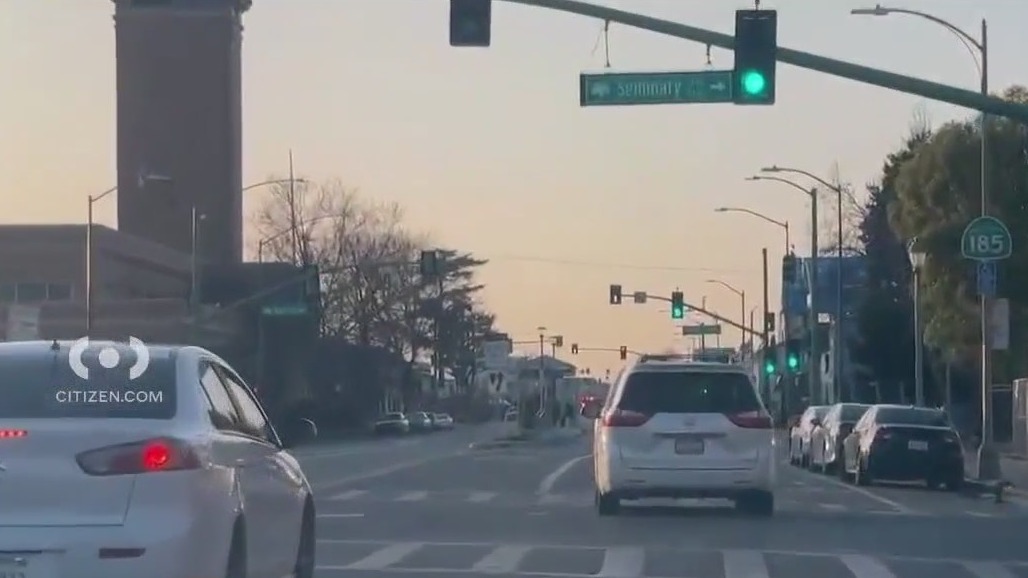 13 injured in AC Transit bus crash in Oakland | KTVU FOX 2