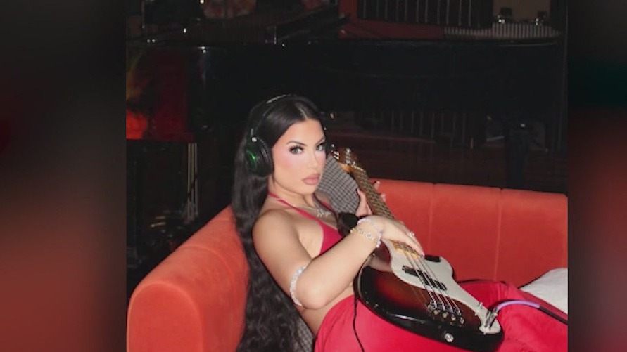 3 charged with murder of Latin singer DELAROSA