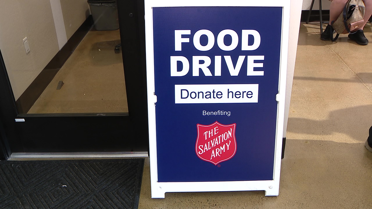 Tempe first responders hold food drive