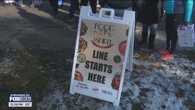 Chicago organization helps families put holiday dinners on the table amid rising costs