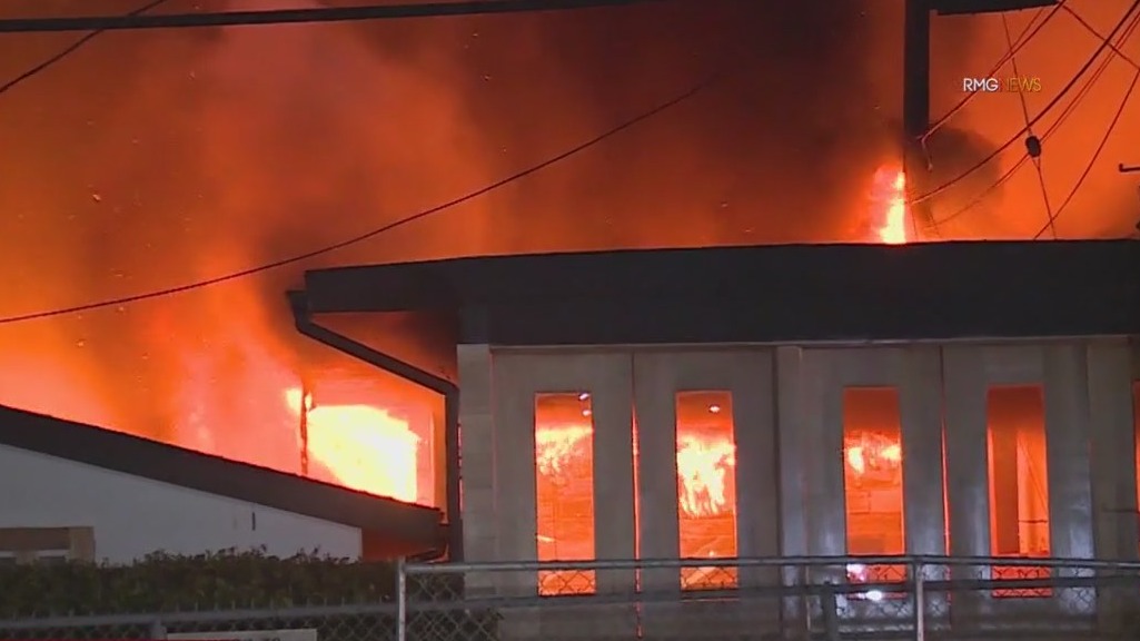 Overnight fire destroys South LA businesses | FOX 11 Los Angeles