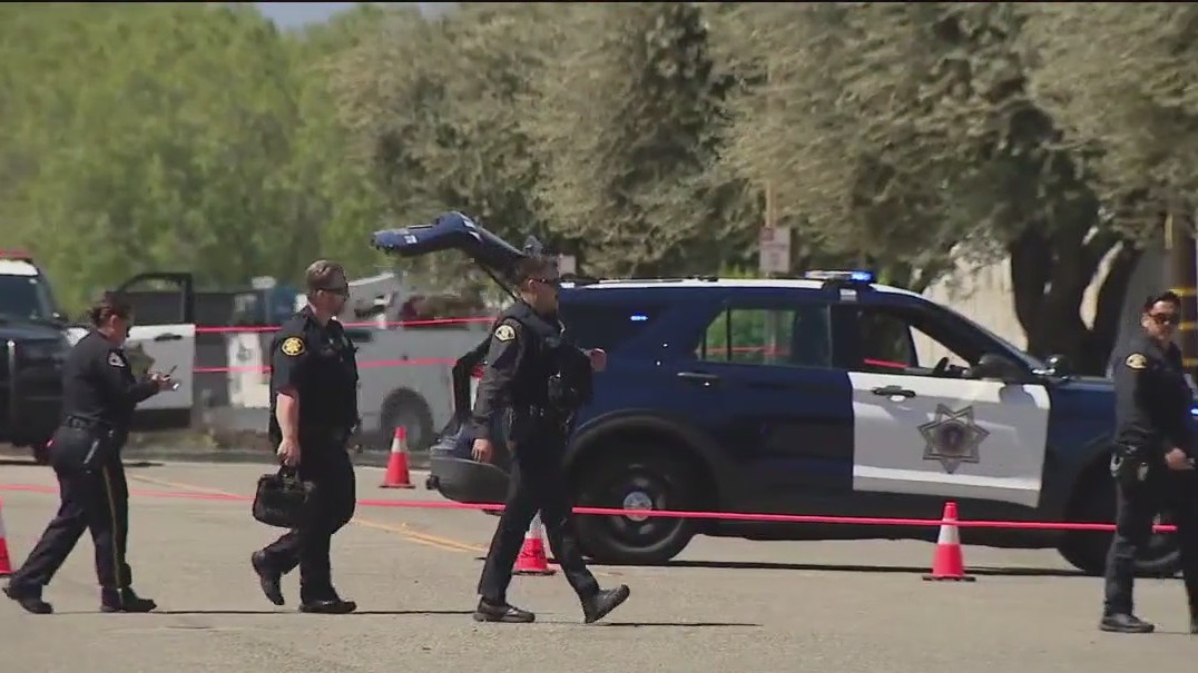 Police chase of bank robbery suspects ends with shooting in San Jose ...