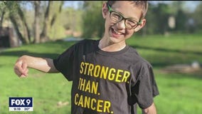 Rogers hockey community hosts fundraiser for players with cancer