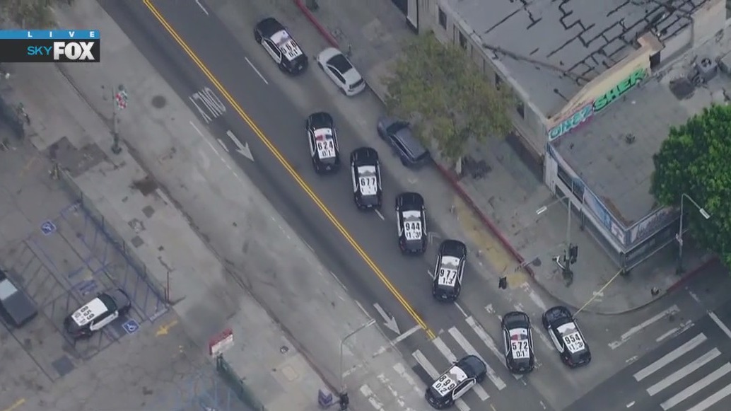 LAPD responding to reports of person with rifle in downtown LA