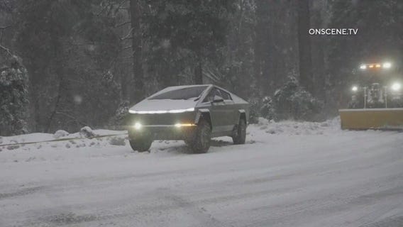 Cybertruck gets stuck in snowstorm
