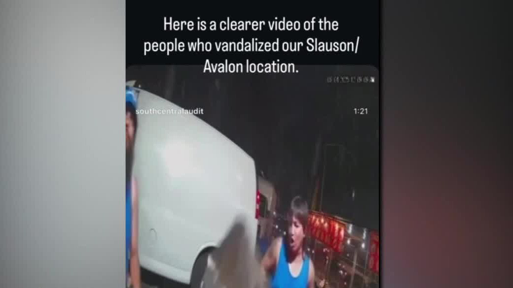 Mob live streams attack on taco truck