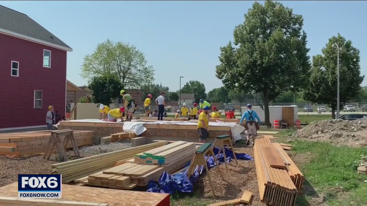 Habitat build Milwaukee home with help from Bucks and Sargento