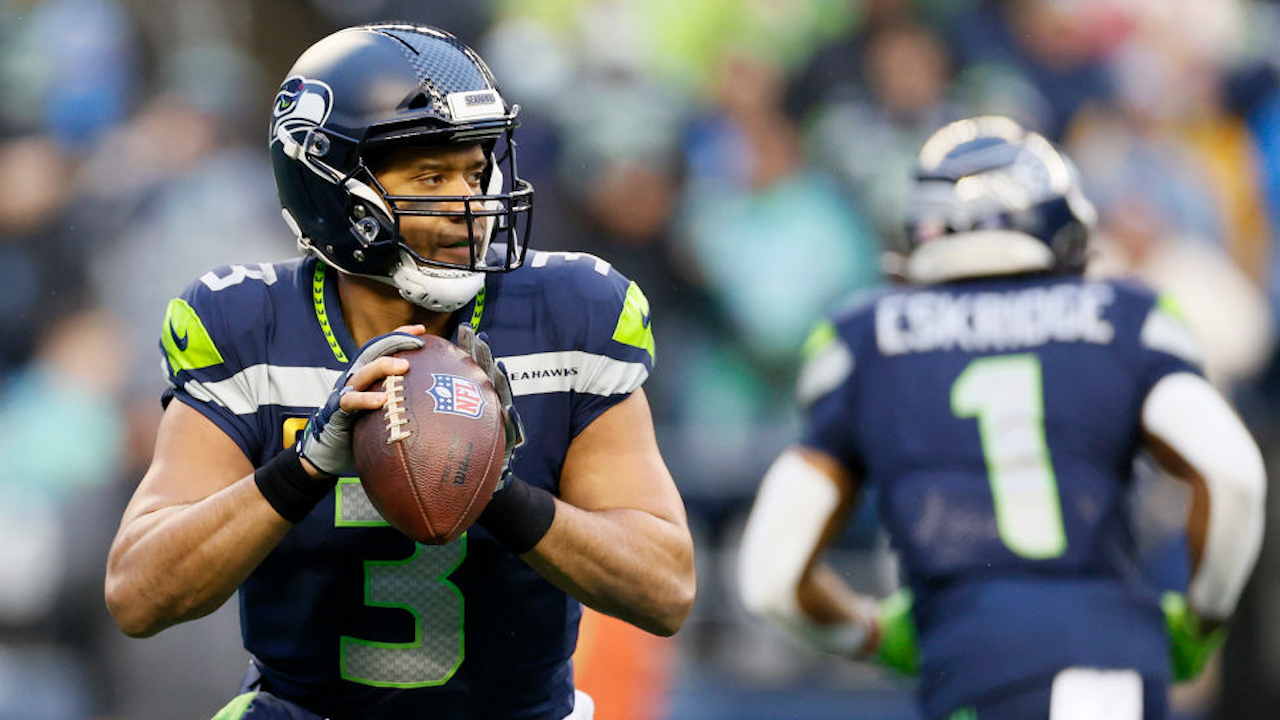 Reports: Seahawks trade Russell Wilson to Broncos