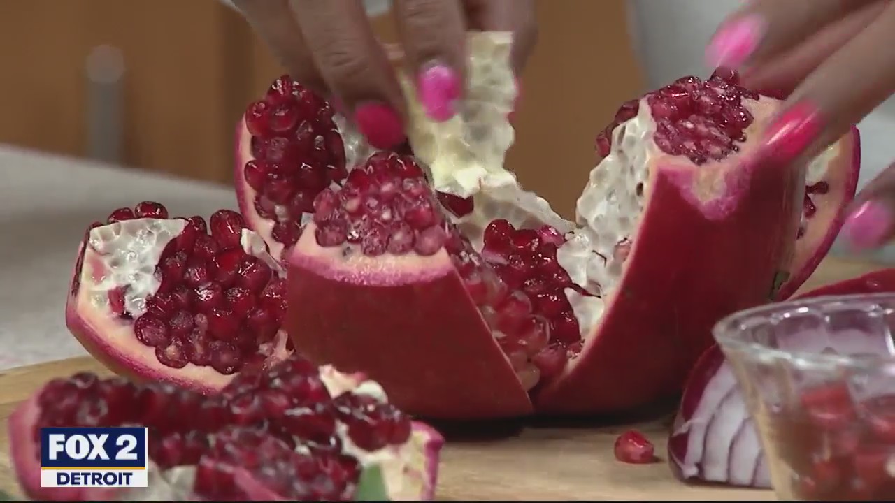 Cooking with Que: Preparing a Holiday salad