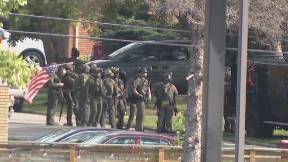 4 dead in barricade situation, house fire in Oak Forest