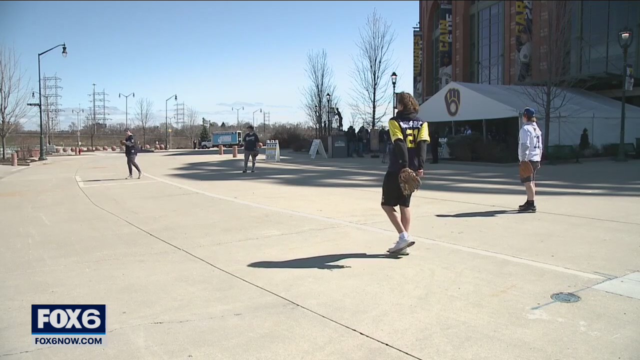 Brewers bring tailgating back to American Family Field