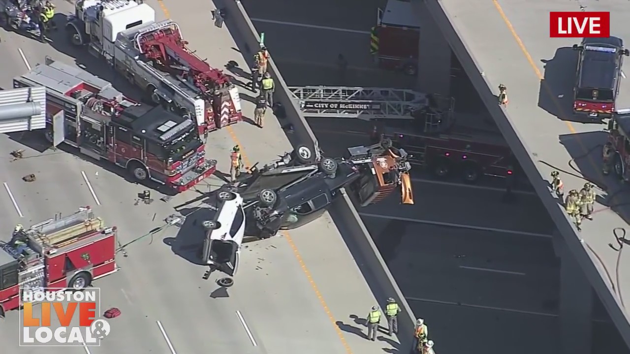 Major accident in McKinney, Texas: Semi dangling over overpass