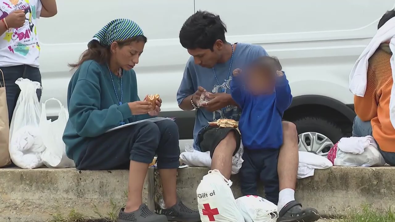 Chicago City Council turns to federal officials for help amid migrant bus arrivals