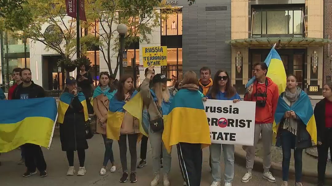 Ukrainian-Chicagoans march against Russian attacks