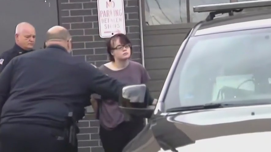 Morgan Geyser's stabbing victim notified of escape hours later