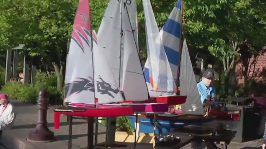 Remote-controlled powerboats hit the waterways of Edina