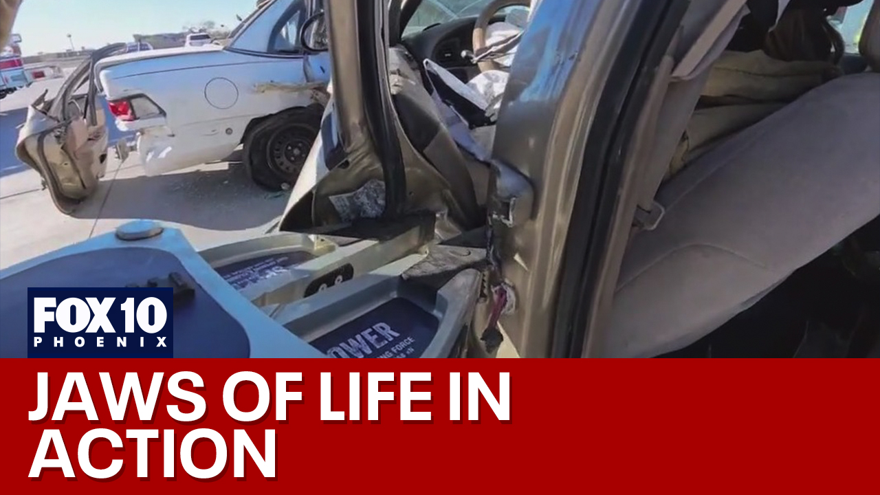 Scottsdale Fire shows how jaws of life work